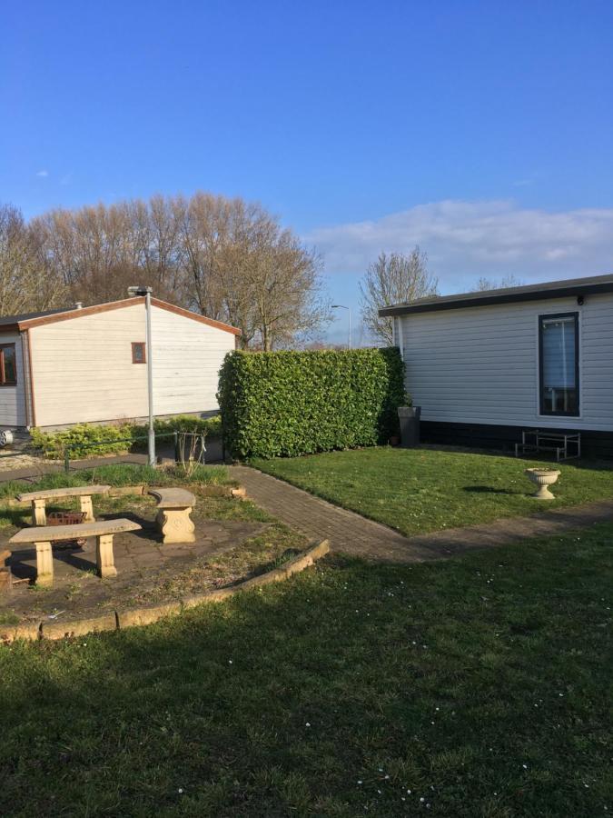 Ruime Chalet Midden In De Natuur In Lith Exteriör bild