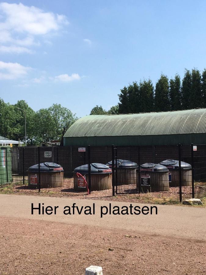 Ruime Chalet Midden In De Natuur In Lith Exteriör bild